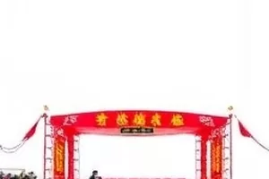 《山雀与钟》五个剪辑版本对照封面